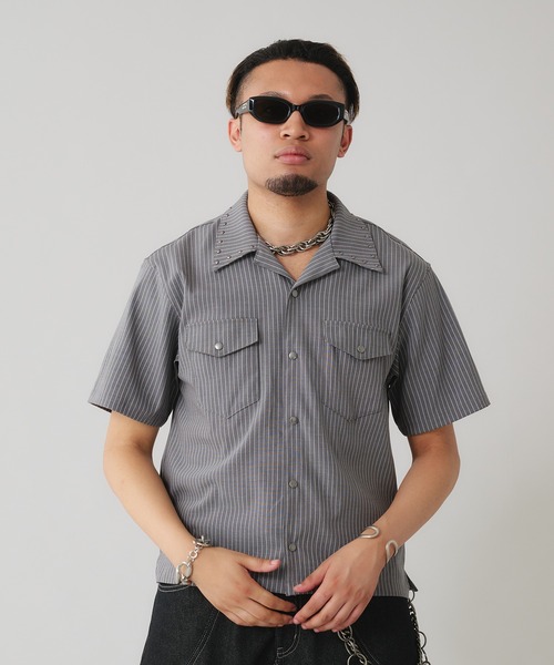 ANDER HUNK（アンダーハンク）の「Studs Design Stripe Open-Colour Shirt / スタッズデザインストライプオープンカラーシャツ（シャツ/ブラウス・メンズ・グレー/グレイッシュブルー/ブラック・MEDIUM/LARGE）」の21枚目の写真