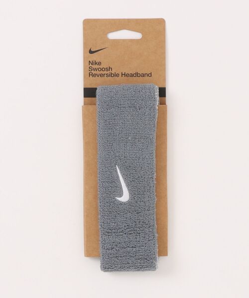 NIKE(ナイキ)の「《NIKEアパレル》SWクラシックリバーシブルヘッドバンド(ヘアバンド・メンズ・グレー/レッド/ピンク/ブラック×ホワイト/ロイヤルブルー/ネイビー×ホワイト・フリー)」の2枚目の写真