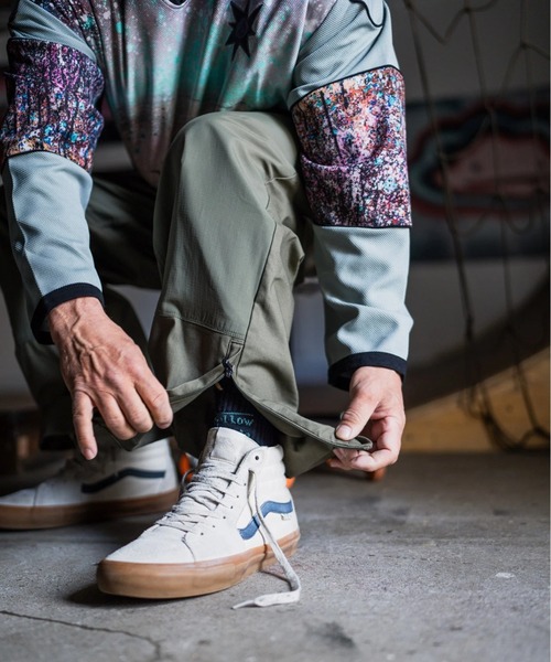 VOLCOM(ボルコム)の「【VOLCOM/ボルコム】 POVJ Bryan Iguchi Work Pants /ルーズフィットブーツジッパーワークパンツ(その他パンツ・メンズ・オリーブ・36inch)」の7枚目の写真
