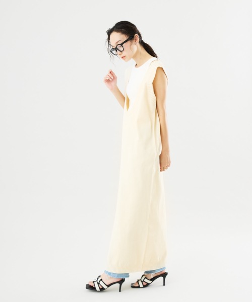 Muscat(マスカット)の「スポンジニット 深Uネックロングワンピース(ワンピース・レディース・ブラック/ブラウン/クリーム・F)」の3枚目の写真