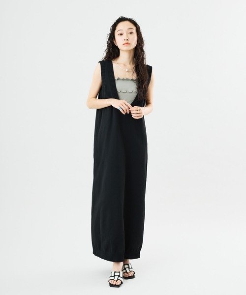 Muscat(マスカット)の「スポンジニット 深Uネックロングワンピース(ワンピース・レディース・ブラック/ブラウン/クリーム・F)」の1枚目の写真