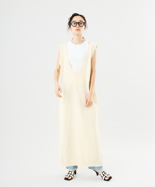 Muscat(マスカット)の「スポンジニット 深Uネックロングワンピース(ワンピース・レディース・ブラック/ブラウン/クリーム・F)」の19枚目の写真