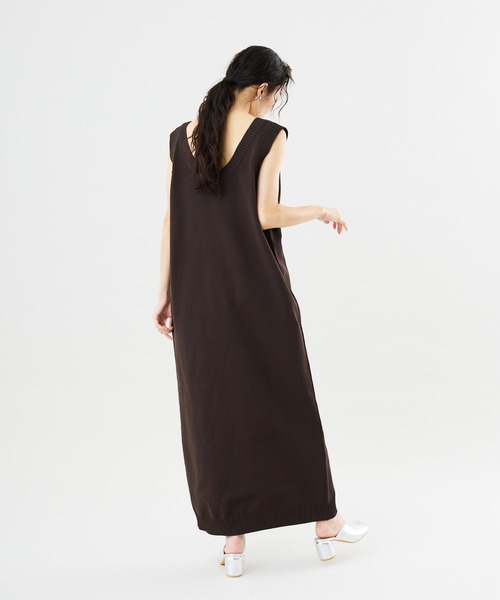 Muscat(マスカット)の「スポンジニット 深Uネックロングワンピース(ワンピース・レディース・ブラック/ブラウン/クリーム・F)」の5枚目の写真