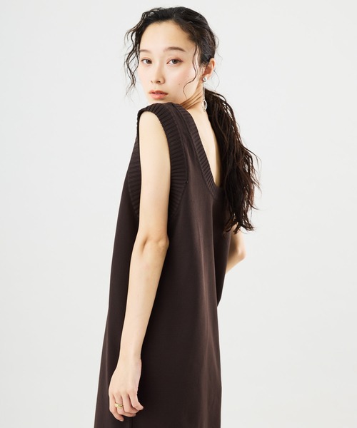 Muscat(マスカット)の「スポンジニット 深Uネックロングワンピース(ワンピース・レディース・ブラック/ブラウン/クリーム・F)」の9枚目の写真