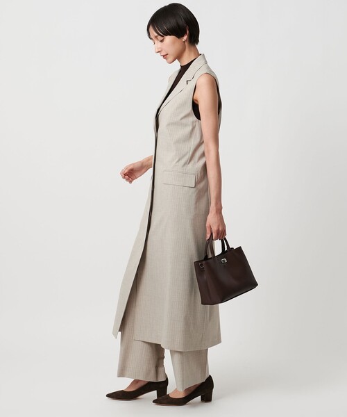 UNITED ARROWS（ユナイテッドアローズ）の「クラスプ スクエア ミニトートバッグ（トートバッグ・レディース・オフホワイト/ブラウン系/ブラック・FREE）」の4枚目の写真