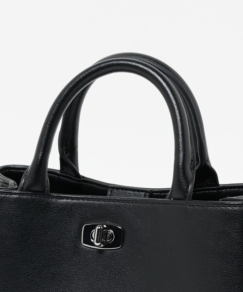 UNITED ARROWS（ユナイテッドアローズ）の「クラスプ スクエア ミニトートバッグ（トートバッグ・レディース・オフホワイト/ブラウン系/ブラック・FREE）」の17枚目の写真
