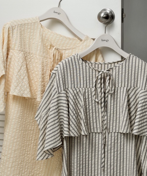 lawgy(ラウジー)の「unevenness stripe frill ribbon blouse / アンイーヴンネスストライプフリルリボンブラウス(シャツ/ブラウス・レディース・クリーム/ホワイト・FREE)」の14枚目の写真