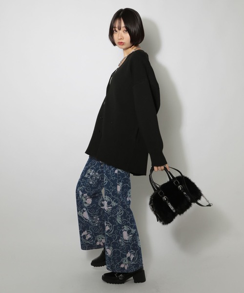 PAGEBOY(ページボーイ)の「WEB限定アイテム/フラワーフレアデニム(デニムパンツ・レディース・ブラック/ブルー・SMALL/MEDIUM)」の12枚目の写真