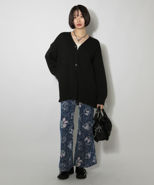 PAGEBOY(ページボーイ)の「WEB限定アイテム/フラワーフレアデニム(デニムパンツ・レディース・ブラック/ブルー・SMALL/MEDIUM)」の13枚目の写真