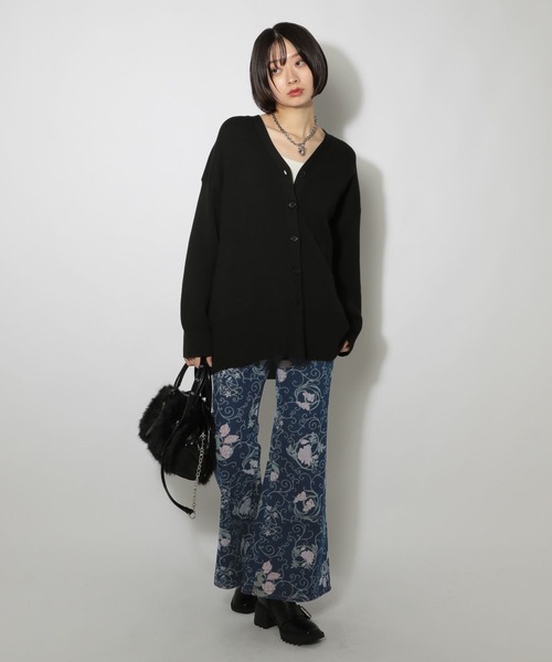 PAGEBOY(ページボーイ)の「WEB限定アイテム/フラワーフレアデニム(デニムパンツ・レディース・ブラック/ブルー・SMALL/MEDIUM)」の14枚目の写真