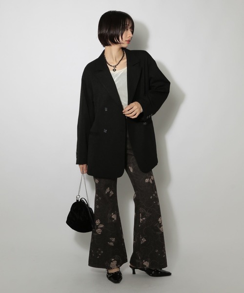 PAGEBOY(ページボーイ)の「WEB限定アイテム/フラワーフレアデニム(デニムパンツ・レディース・ブラック/ブルー・SMALL/MEDIUM)」の4枚目の写真