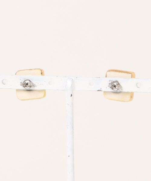 tone（トーン）の「irodori/スクエア金彩pierce（黄色）（ピアス（両耳用）・レディース・イエロー・FREE）」の2枚目の写真