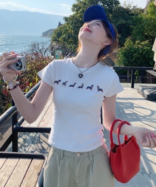FUNdaysion（ファンデイション）の「dogプリントショート半袖Tシャツ（Tシャツ/カットソー・レディース・グレー/ホワイト・M）」の4枚目の写真