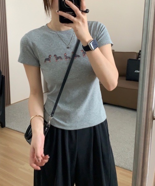 FUNdaysion（ファンデイション）の「dogプリントショート半袖Tシャツ（Tシャツ/カットソー・レディース・グレー/ホワイト・M）」の11枚目の写真
