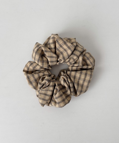 CANAL JEAN（キャナルジーン）の「El mar　グラフチェックシュシュ（シュシュ・レディース・ベージュ/ブラウン・ONE SIZE）」の6枚目の写真