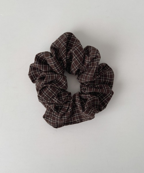 CANAL JEAN（キャナルジーン）の「El mar　グラフチェックシュシュ（シュシュ・レディース・ベージュ/ブラウン・ONE SIZE）」の8枚目の写真