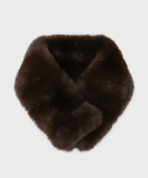 OPAQUE.CLIP（オペークドットクリップ）の「【マグネット仕様】フェイクファーミニティペット（ストール/ショール・レディース・ダークブラウン/グレー/オフホワイト/ブラウン系その他5/ライトベージュ/ブラウン系/ブラック・00）」の5枚目の写真