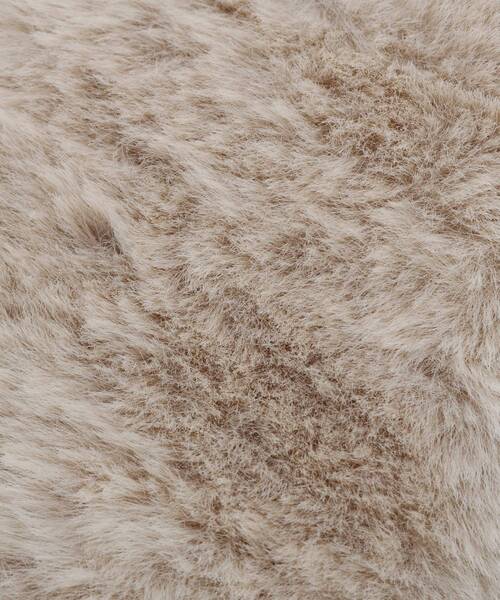 OPAQUE.CLIP（オペークドットクリップ）の「【マグネット仕様】フェイクファーミニティペット（ストール/ショール・レディース・ダークブラウン/グレー/オフホワイト/ブラウン系その他5/ライトベージュ/ブラウン系/ブラック・00）」の11枚目の写真