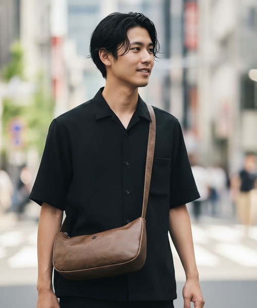 BEVERLY HILLS POLO CLUB(ビバリーヒルズポロクラブ)の「【BEVERLY HILLS POLO CLUB/ビバリーヒルズポロクラブ 】【スマホ・貴重品をスマートに】ミニショルダー 立体ブランドロゴ 軽量・高耐久PUレザー 手ぶら・街歩き(ショルダーバッグ・メンズ・ブラウン/ブラック・FREE)」の1枚目の写真