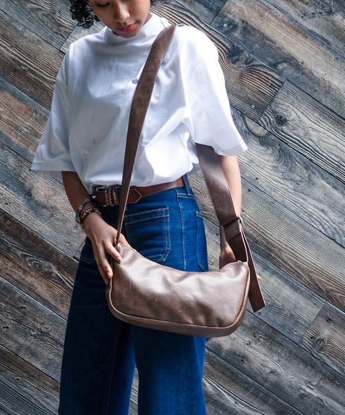BEVERLY HILLS POLO CLUB(ビバリーヒルズポロクラブ)の「【BEVERLY HILLS POLO CLUB/ビバリーヒルズポロクラブ 】【スマホ・貴重品をスマートに】ミニショルダー 立体ブランドロゴ 軽量・高耐久PUレザー 手ぶら・街歩き(ショルダーバッグ・メンズ・ブラウン/ブラック・FREE)」の12枚目の写真