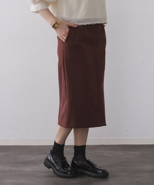 OPAQUE.CLIP(オペークドットクリップ)の「ミドル丈タイトスカート【洗濯機OK】(スカート・レディース・チャコールグレー/ダークブラウン・38/40)」の4枚目の写真