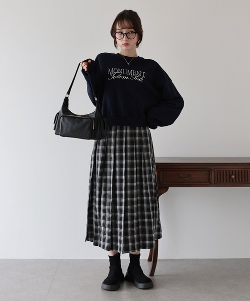 BLUEEAST（ブルーイースト）の「レタリング刺繍ショート丈スウェット（スウェット・レディース・ライトグレー/ネイビー/グレー・MEDIUM）」の14枚目の写真