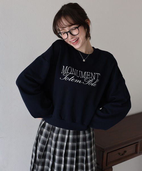 BLUEEAST（ブルーイースト）の「レタリング刺繍ショート丈スウェット（スウェット・レディース・ライトグレー/ネイビー/グレー・MEDIUM）」の18枚目の写真