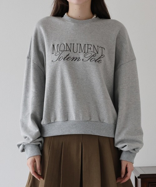 BLUEEAST（ブルーイースト）の「レタリング刺繍ショート丈スウェット（スウェット・レディース・ライトグレー/ネイビー/グレー・MEDIUM）」の13枚目の写真