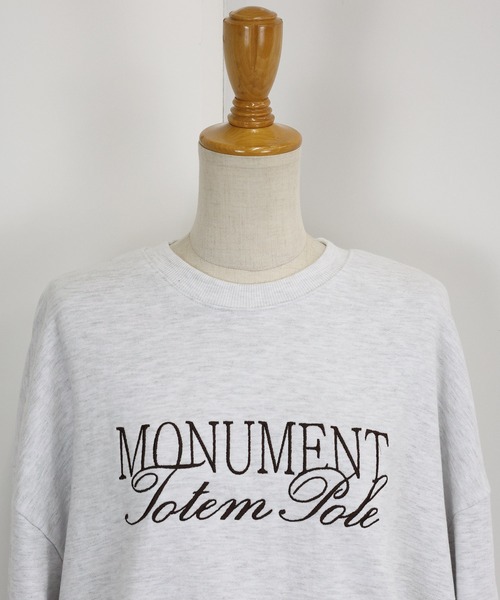 BLUEEAST（ブルーイースト）の「レタリング刺繍ショート丈スウェット（スウェット・レディース・ライトグレー/ネイビー/グレー・MEDIUM）」の7枚目の写真