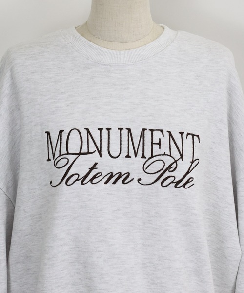 BLUEEAST（ブルーイースト）の「レタリング刺繍ショート丈スウェット（スウェット・レディース・ライトグレー/ネイビー/グレー・MEDIUM）」の5枚目の写真