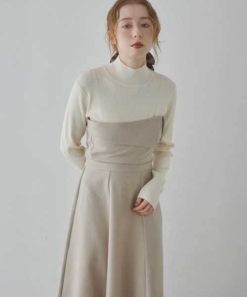 Bab（バブ）の「【S・M・Lサイズ展開】【選べるネック】レイヤード風ドッキングニットワンピ（ワンピース・レディース・ベージュ/ブラック系その他/ブラック/ベージュ系その他・L/S/M）」の9枚目の写真