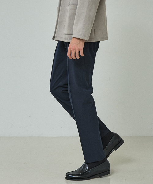 ABAHOUSE(アバハウス)の「【ON/OFF兼用】パウダータッチ ピンタック イージースラックス / 360°ストレッチ 軽量(スラックス・メンズ・ブラウン/グレー/ネイビー・44/46/48/50)」の3枚目の写真