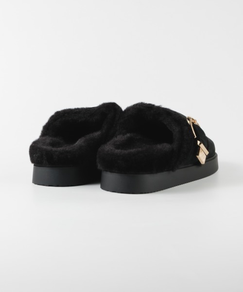 STEVE MADDEN（スティーブマデン）の「ファーバックルサボ/S.MADDEN COZYUP-VA（スリッポン・レディース・タン/ブラック・22.5cm/23.0cm/23.5cm/23.5-24/24.0cm/24.5cm）」の6枚目の写真