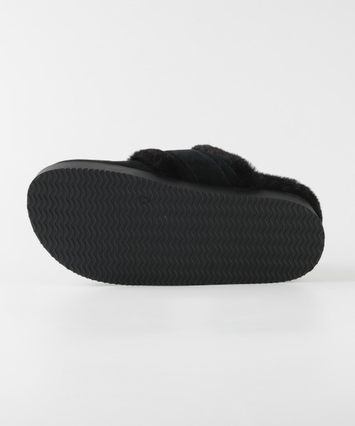 STEVE MADDEN（スティーブマデン）の「ファーバックルサボ/S.MADDEN COZYUP-VA（スリッポン・レディース・タン/ブラック・22.5cm/23.0cm/23.5cm/23.5-24/24.0cm/24.5cm）」の8枚目の写真