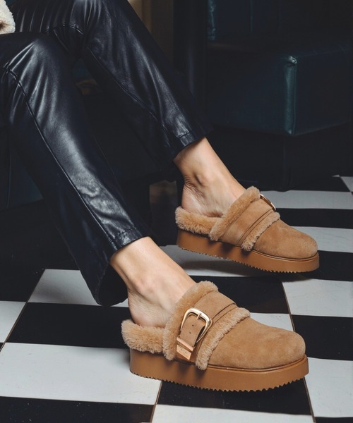 STEVE MADDEN（スティーブマデン）の「ファーバックルサボ/S.MADDEN COZYUP-VA（スリッポン・レディース・タン/ブラック・22.5cm/23.0cm/23.5cm/23.5-24/24.0cm/24.5cm）」の20枚目の写真