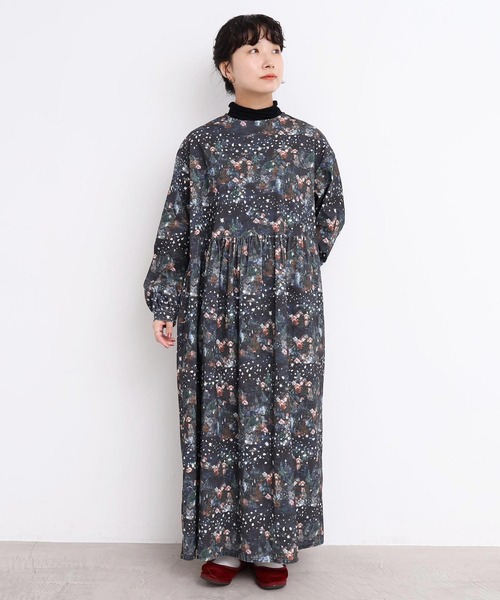 l'atelier du savon（アトリエドサボン）の「星くずと冬の街　シャツコールプリントワンピース（ワンピース・レディース・ネイビー/ベージュ・FREE）」の5枚目の写真