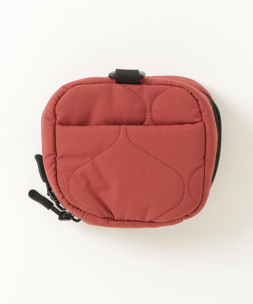 KiU(キウ)の「キウ KiU PADDED SQUARE POUCH(ボディバッグ/ウエストポーチ・メンズ・その他・ONE SIZE)」の2枚目の写真