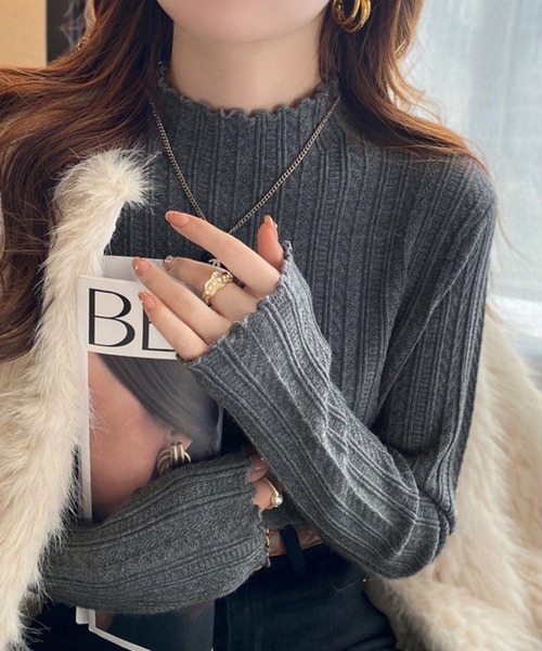 VIBGYOR（ヴィブジョー）の「スリムリブ編み ハイネックニット / ベーシック韓国 Y2K 美シルエット 秋冬(CZ)（ニット/セーター・レディース・グレー/ベージュ/ホワイト/ピンク/ブラック/ライトベージュ/アイボリー/イエロー・FREE）」の4枚目の写真