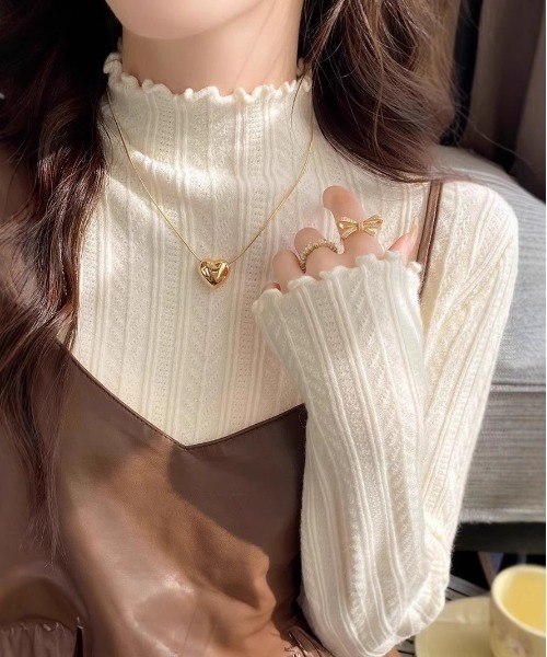 VIBGYOR（ヴィブジョー）の「スリムリブ編み ハイネックニット / ベーシック韓国 Y2K 美シルエット 秋冬(CZ)（ニット/セーター・レディース・グレー/ベージュ/ホワイト/ピンク/ブラック/ライトベージュ/アイボリー/イエロー・FREE）」の2枚目の写真