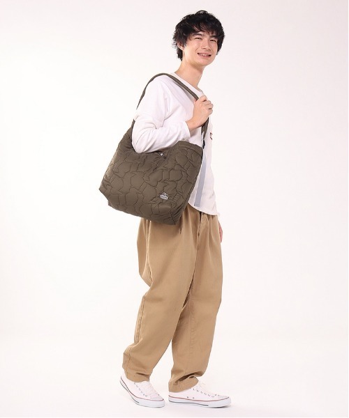 CHUMS(チャムス)の「【CHUMS/チャムス】 Booby Stitch Shoulder Bag(ショルダーバッグ・メンズ・ブラック/オリーブ/グレイッシュベージュ/ブラック系その他・FREE)」の6枚目の写真