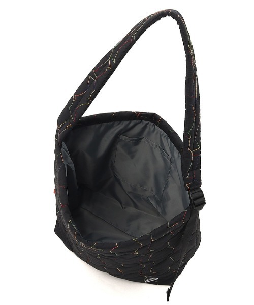 CHUMS(チャムス)の「【CHUMS/チャムス】 Booby Stitch Shoulder Bag(ショルダーバッグ・メンズ・ブラック/オリーブ/グレイッシュベージュ/ブラック系その他・FREE)」の11枚目の写真