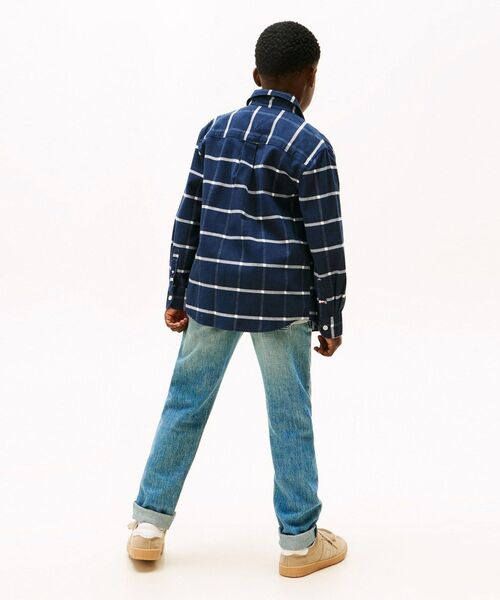 TOMMY HILFIGER（トミーヒルフィガー）の「BOYS ウィンドウペンチェックロングスリーブシャツ（シャツ/ブラウス・キッズ・ブラック・150cm/140cm/160cm/130cm）」の4枚目の写真