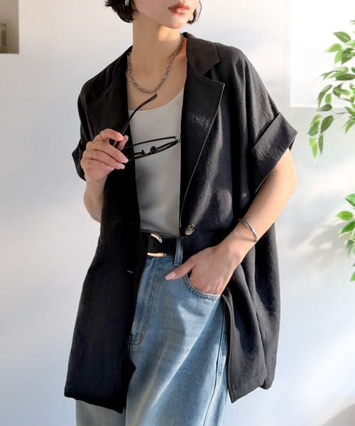 classicalelf（クラシカルエルフ）の「ゆるっと着こなす。とろみ質感袖ロールアップシングルテーラードジャケット（半袖）（テーラードジャケット・レディース・アイボリー/ブラック/ベージュ/チャコール・LARGE/MEDIUM/X-LARGE/SMALL）」の6枚目の写真