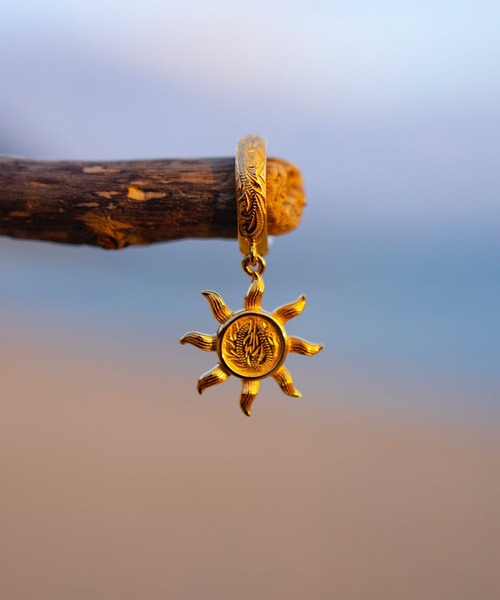 IRIEBEACH(アイリービーチ)の「sunrise hoop pierce/【ハワイアンジュエリー】【サージカルステンレス】【金属アレルギー対応】【IRIEBEACH / アイリービーチ】つけっぱなしOK(ピアス(片耳用)・レディース・シルバー/ピンク/ゴールド・FREE)」の1枚目の写真