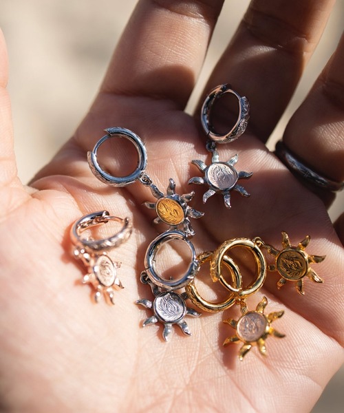 IRIEBEACH(アイリービーチ)の「sunrise hoop pierce/【ハワイアンジュエリー】【サージカルステンレス】【金属アレルギー対応】【IRIEBEACH / アイリービーチ】つけっぱなしOK(ピアス(片耳用)・レディース・シルバー/ピンク/ゴールド・FREE)」の9枚目の写真