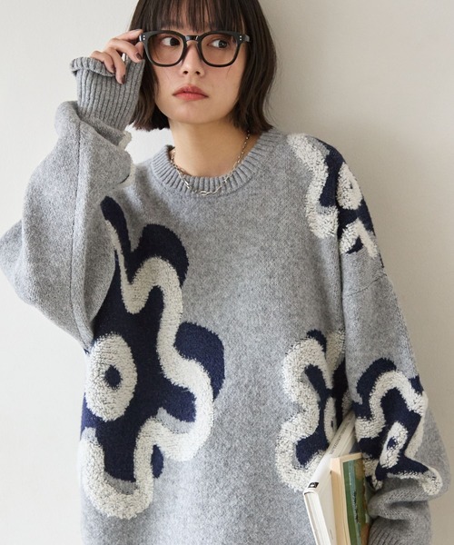 PBLIM（ページボーイリム）の「《UNISEX》フラワーモチーフニット（ニット/セーター・レディース・グレー/ブラウン/ブラック・FREE）」の3枚目の写真