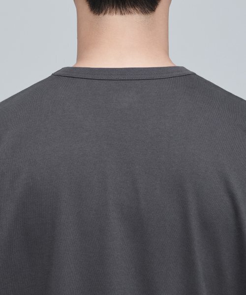 MUSINSA STANDARD（ムシンサスタンダード）の「リラックスフィットクルーネックTシャツ[ガンメタル]（Tシャツ/カットソー・メンズ・その他・SMALL/MEDIUM/LARGE/X-LARGE/XX-LARGE/XXX-LARGE）」の5枚目の写真