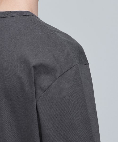 MUSINSA STANDARD（ムシンサスタンダード）の「リラックスフィットクルーネックTシャツ[ガンメタル]（Tシャツ/カットソー・メンズ・その他・SMALL/MEDIUM/LARGE/X-LARGE/XX-LARGE/XXX-LARGE）」の6枚目の写真