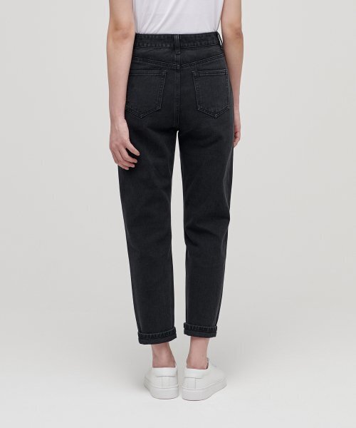 MUSINSA STANDARD WOMAN（ムシンサスタンダードウーマン）の「レディースママフィットデニムパンツ[ウォッシュドブラック]（デニムパンツ・レディース・その他・24/25/26/27/28）」の3枚目の写真