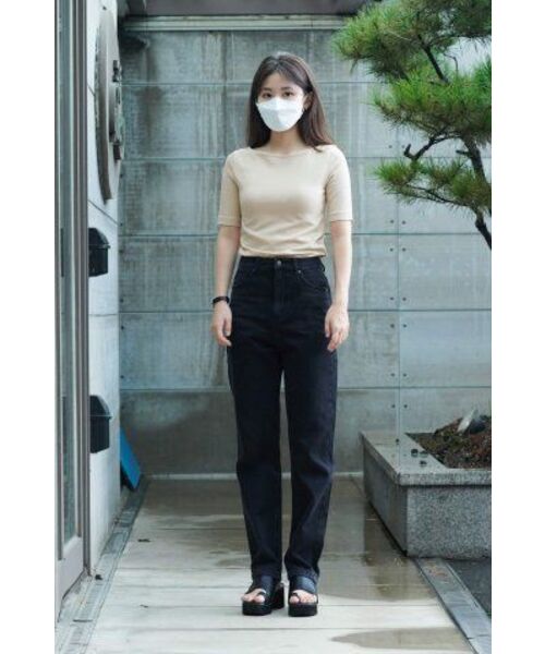 MUSINSA STANDARD WOMAN（ムシンサスタンダードウーマン）の「レディースママフィットデニムパンツ[ウォッシュドブラック]（デニムパンツ・レディース・その他・24/25/26/27/28）」の9枚目の写真